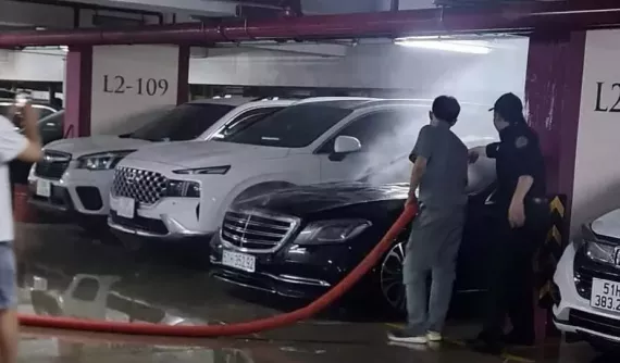 Vụ chiếc xe sang hơn 5 tỷ của Duy Mạnh bị cháy: nam ca sĩ kiện hãng Mercedes-Benz