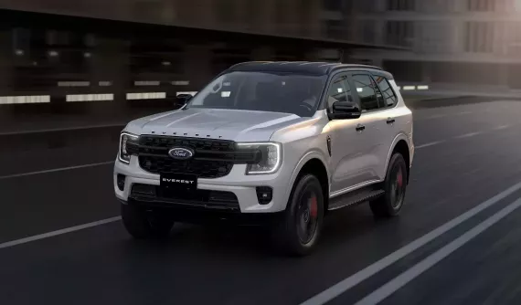 "Vua" phân khúc SUV hạng D Ford Everest thêm phiên bản mới, giá từ 1,199 tỷ đồng