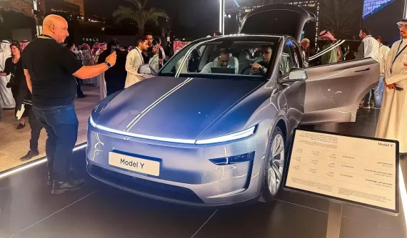 Tesla trì hoãn ra mắt xe điện giá rẻ