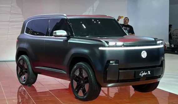MG Cyber X - SUV điện với thiết kế vuông vức và đèn pha ẩn như siêu xe Ferrari cổ