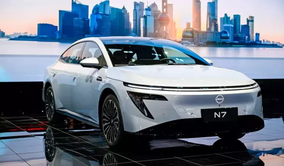 Nissan N7 chính thức ra mắt, thách thức Toyota Camry và Honda Accord