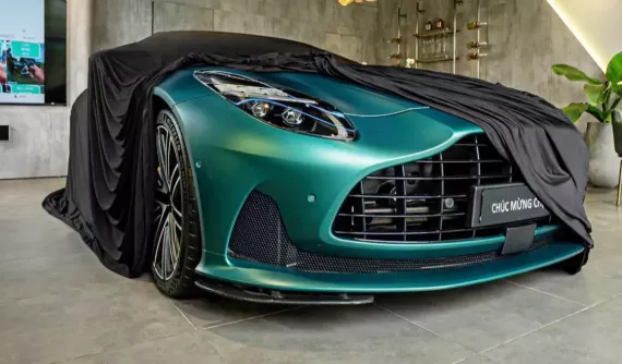 Nữ đại gia Hà Nội tậu xe thể thao Aston Martin DB12