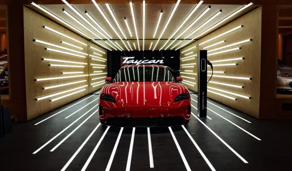 Không cạnh tranh được với các hãng nội địa, Porsche cân nhắc rút khỏi thị trường xe điện tại Trung Quốc