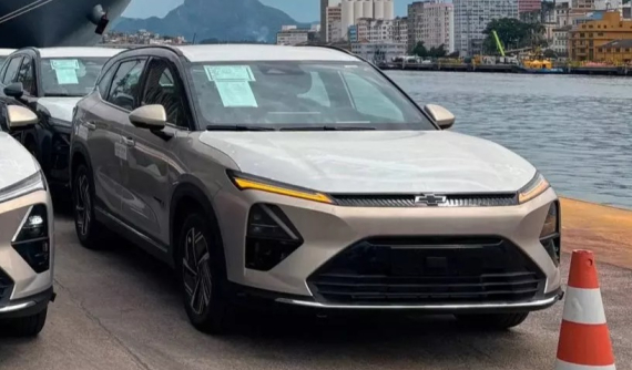 Chevrolet Captiva được bổ sung phiên bản chạy hoàn toàn bằng điện, ra đời từ xe Wuling