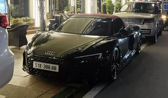 Siêu xe mui trần Audi R8 V10 Spyder biển tứ quý 8 tiếp tục được chào bán