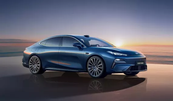 Geely Galaxy Starshine 8 ra mắt, có thể đi từ Hà Nội vào Tp. Hồ Chí Minh chỉ với 1 bình xăng