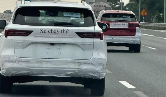 Ford Territory phiên bản nâng cấp liên tục chạy thử trên đường phố Việt Nam trước ngày ra mắt