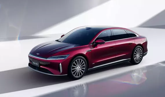 Sếp Chery gây bão mạng xã hội vì chê xe của đối thủ Geely là "tệ hại"