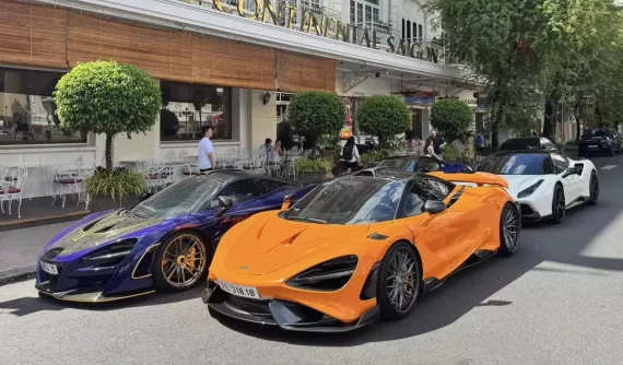 Dàn siêu xe tụ tập tại Tp.HCM: 3 chiếc McLaren đủ phiên bản cùng Ferrari 488 GTB độ đẹp mắt