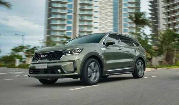Kia Sorento giảm giá chỉ còn 899 triệu đồng, rẻ ngang SUV cỡ C