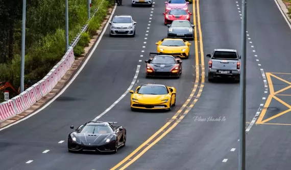 Dàn siêu xe trăm tỷ đồng của đại gia Hoàng Kim Khánh di chuyển qua đèo Prenn