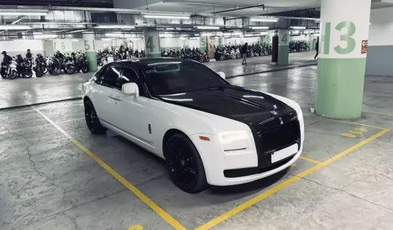 Cận cảnh Rolls-Royce Ghost "Panda" nhưng mang nội thất quý tộc Hermes