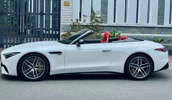 Thêm 1 xe Mercedes-AMG SL43 chỉ lăn bánh 2.000 km đã bị chủ nhân bán lại