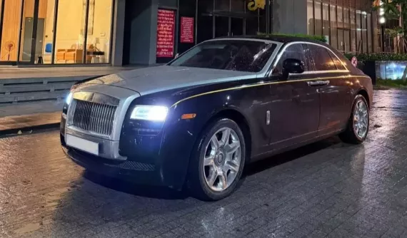 Rolls-Royce Ghost gần 15 năm tuổi được chào bán chỉ hơn 4 tỷ đồng: Món hời sở hữu xe quý tộc hay...