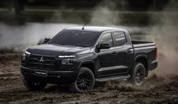 Mitsubishi Triton 2025 ra mắt với ngoại hình mạnh mẽ và hầm hố hơn