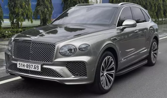 Bentley Bentayga V8 đời 2020 nhưng chủ hầu như để garage là chính, chạy mới 1.308 km