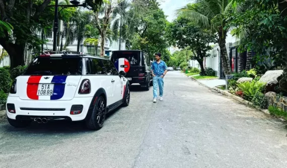 Quá nhiều siêu xe để trải nghiệm, Minh "Nhựa" lại lái Mini Cooper S chỉ vài trăm triệu đồng xuống phố