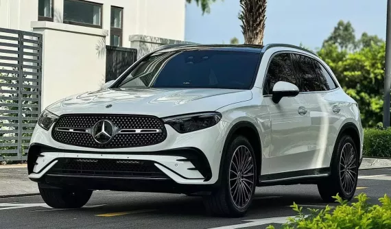 Mức giảm giá của SUV hạng sang Mercedes-Benz GLC đủ để mua một chiếc Hyundai Grand i10 mới