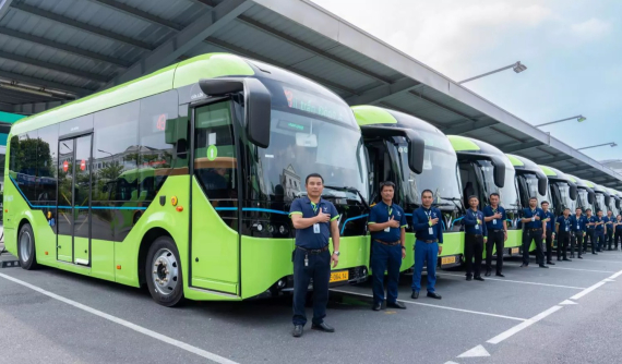 Vinbus khai trường tuyến buýt điện 43 kết nối nội thành với Đông Anh