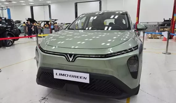 Ngắm hình ảnh "bằng xương, bằng thịt" của VinFast Limo Green - MPV 7 chỗ giá 719 triệu đồng