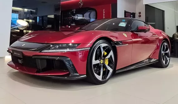 Siêu xe Ferrari 12Cilindri được Cường "Đô-la" để mắt đến đã có xe đầu tiên về Asean bàn giao cho khách