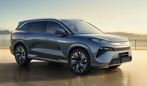 Sealion 8 - SUV 7 chỗ đầu tiên của BYD, tên gọi giống mẫu xe điện đang bán ở Việt Nam
