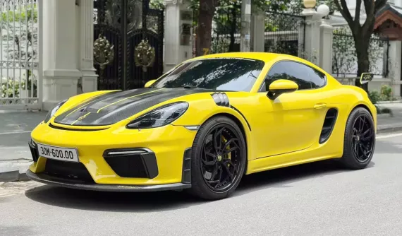 Cận cảnh Porsche 718 Cayman mang bản độ tiền tỷ, cùng biển số tứ quý 0 đẹp mắt