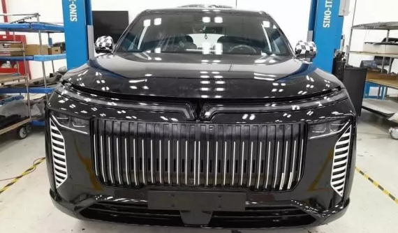 Mẫu xe VinFast bí ẩn liên tục xuất hiện tại Việt Nam, được cho là VF 9 phiên bản mới