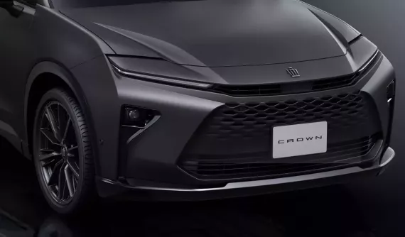 Toyota Crown Estate được bổ sung phiên bản mới với màu sơn nhám chống trầy xước