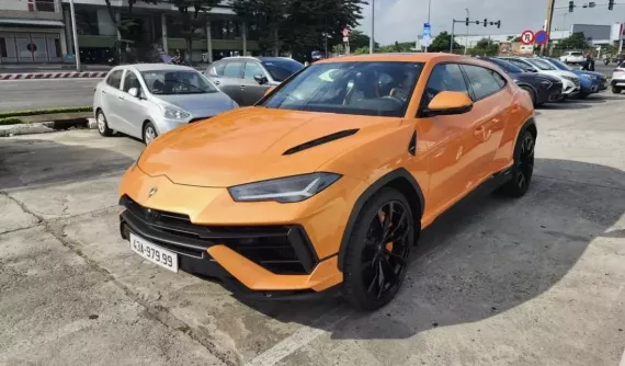 Doanh nhân Đà Nẵng chi gần 300 triệu đồng đấu giá biển số xe Lamborghini Urus S