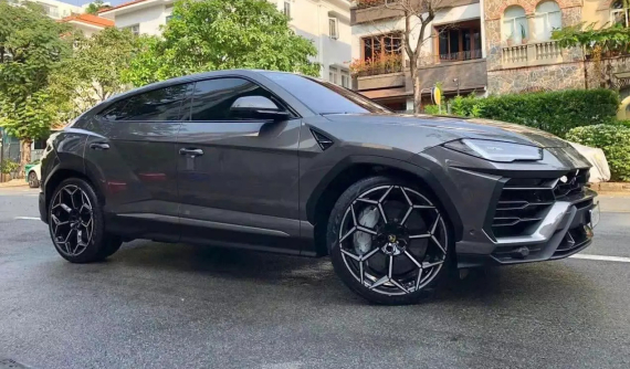 Lamborghini Urus "lướt" mới nhất Việt Nam đã có chủ nhân