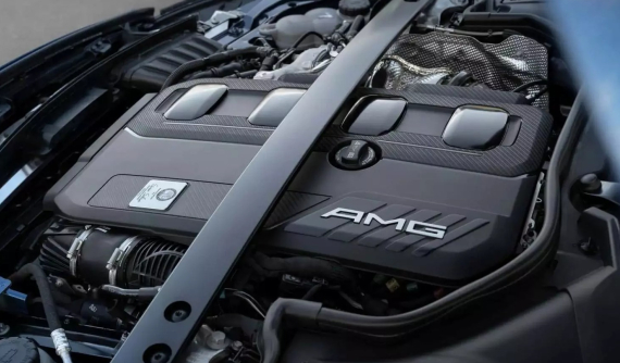 Mercedes-Benz “quay xe”, kéo dài vòng đời động cơ đốt trong