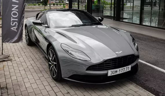Aston Martin DB11 V8 lại về Hà Nội chỉ sau 3 tuần có mặt ở Tp.HCM