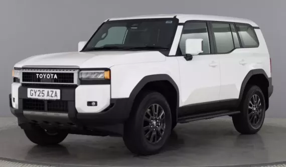 Vén màn Toyota Land Cruiser Prado phiên bản xe van mới với cốp sau lên 2.000 lít