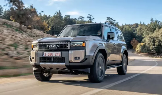 Toyota Land Cruiser Prado phiên bản mild hybrid ra mắt với động cơ diesel tiết kiệm nhiên liệu hơn