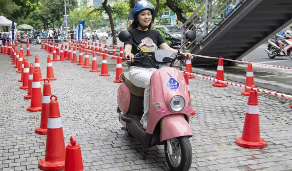 Chọn xe máy điện nào để được “3 không”: Không xăng, không tiếng ồn, không lo chi phí?