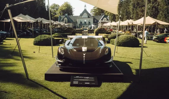 Cận cảnh nhan sắc ngoài đời thực của Koenigsegg Sadair's Spear có giá gần 500 tỷ đồng nếu về Việt Nam