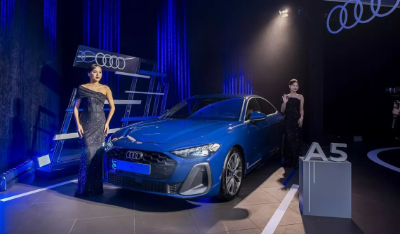 Audi A5 2026 được trưng bày tại Việt Nam, bán ra vào tháng 9 với giá 2,199 tỷ đồng