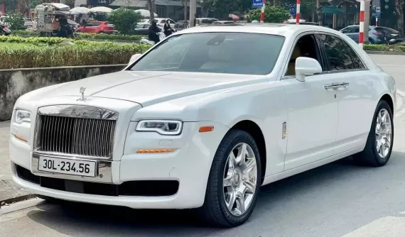 Rolls-Royce Ghost đời đầu được chào bán hơn 4 tỷ đồng, biển số mới là điểm nhấn thật sự