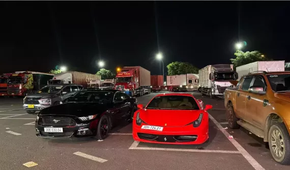 Ferrari 458 Italia không đủ đã, doanh nhân Tp.HCM tậu Ford Mustang GT bản V8, 5.0 lít