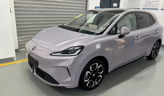 MG4 hoàn toàn mới lộ hình ảnh thực tế và thiết kế nội thất, kích thước lớn hơn BYD Dolphin