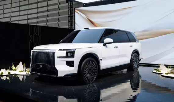 Ra mắt Zeekr 9X – SUV cỡ lớn mạnh 1.381 mã lực, sạc 9 phút đi được 380 km