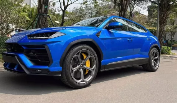 Lamborghini Urus mang màu sơn và nội thất tuyệt đẹp của đại gia Hà Nội