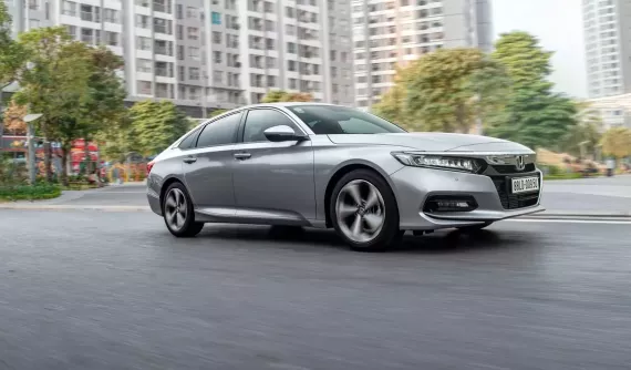 Doanh số sedan hạng D tháng 6/2025: Honda Accord bất ngờ bán chạy hơn Mazda6