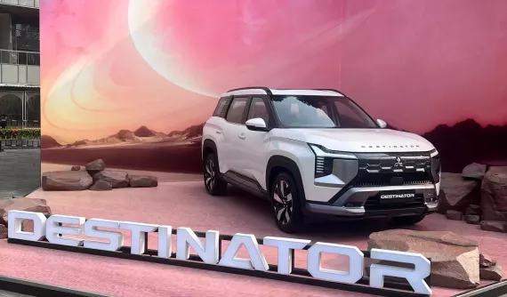 SUV 7 chỗ Mitsubishi Destinator chính thức ra mắt, dùng động cơ tăng áp, về Việt Nam trong năm nay