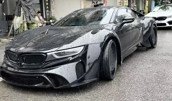 BMW i8 độ độc nhất Việt Nam được rao bán hơn 1 tỷ đồng