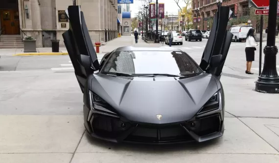 Một đại lý bị Lamborghini cáo buộc bán siêu xe cho các đối tượng phạm pháp
