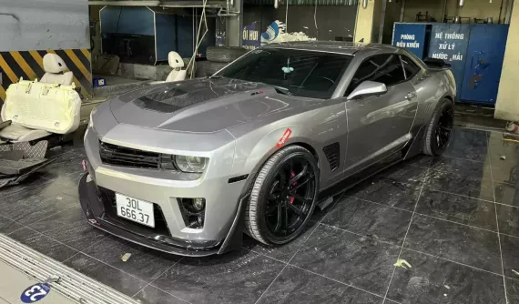 Chevrolet Camaro ZL1 từng của đại gia võng xếp Duy Lợi xuất hiện ở Hà Nội