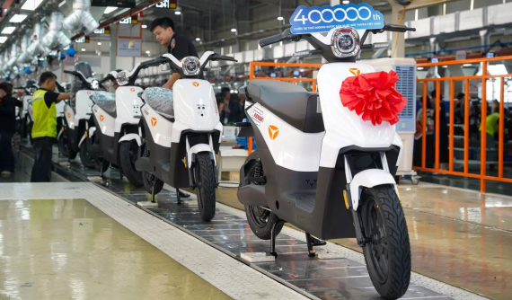 Yadea xuất xưởng xe máy điện thứ 400.000 tại Việt Nam