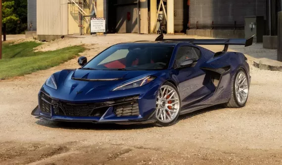 Bạn nghĩ phương pháp nào độ xe cho Chevrolet Corvette ZR1 đã mạnh 1.064 mã lực?